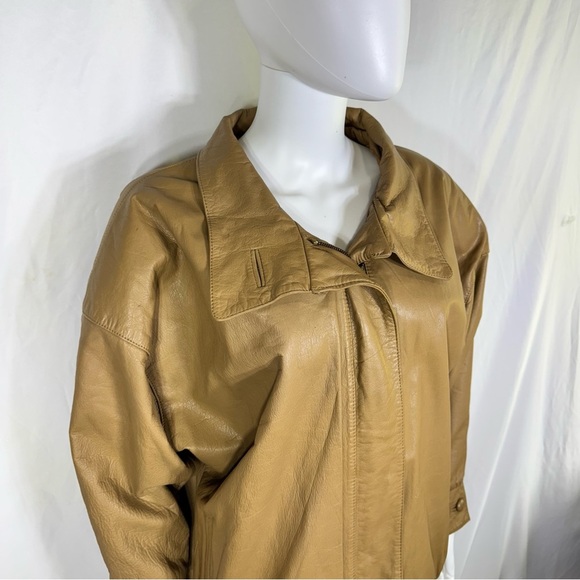 D’Linea Women's Vintage 80’s Tan Batwing Leather Jacket w/ Shoulder Padding - Picture 2 of 9